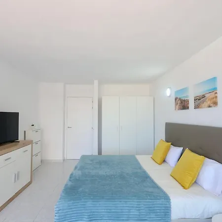 Stylish Olympia With Ocean View *